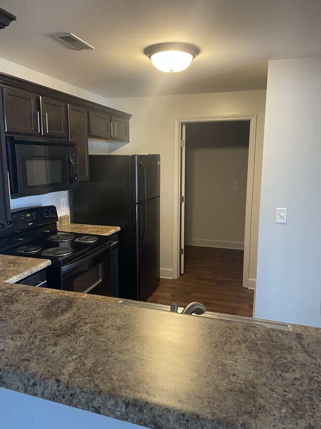 8121 Lenox Creekside Dr, Nashville, TN 37013 House Rental in