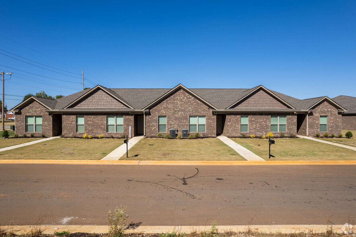 Foto principal - Lucas Ferry Townhomes