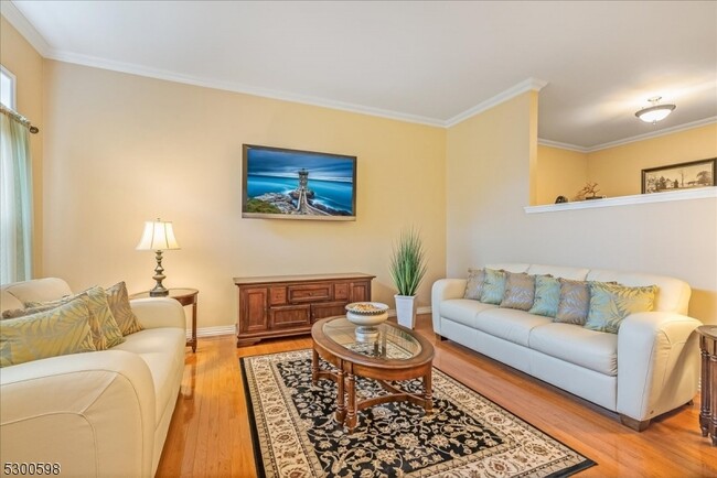 Foto del edificio - 330 Carnegie Ct
