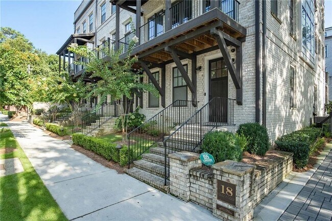 Building Photo - 18 Peachtree Way NE
