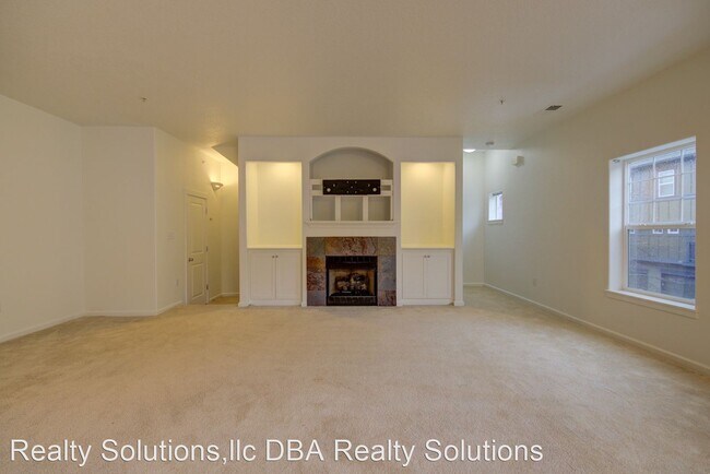 Building Photo - 1180 SW 170th Ave