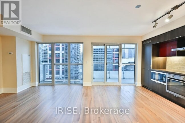 Building Photo - 300 Front St W