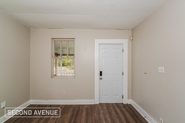 Foto del edificio - 2709 Powderly Ave SW