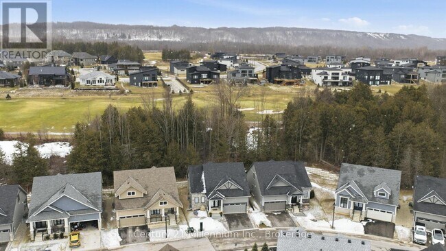 Photo du bâtiment - 128 Beacon Dr