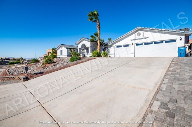 Foto del edificio - FURNISHED POOL HOME