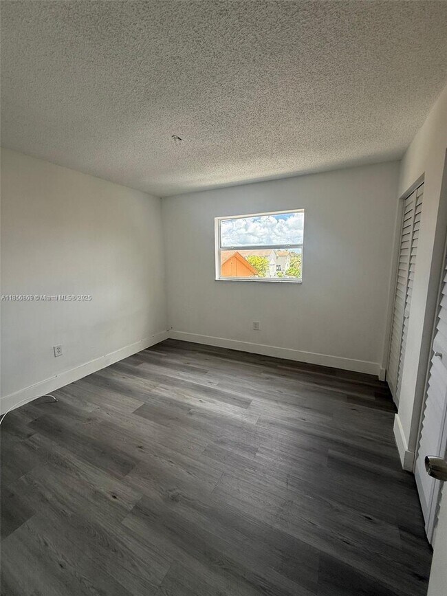Foto del edificio - 5435 W 24th Ave