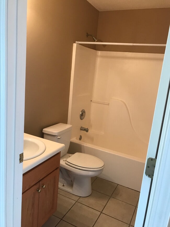 Building Photo - 814 King Arthur Dr