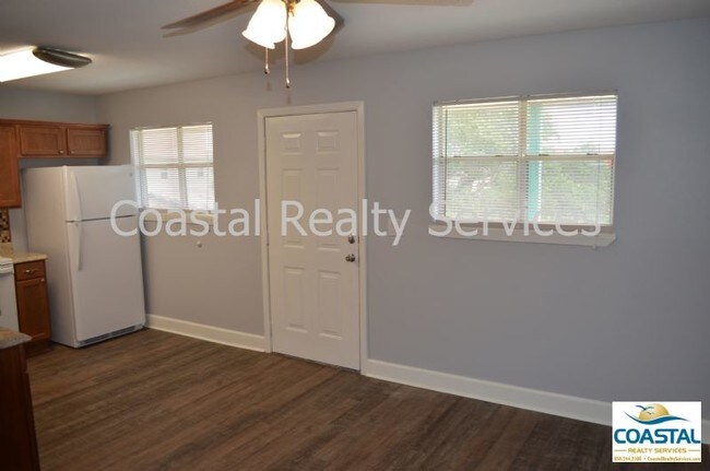 Building Photo - 212 Angelfish Ave
