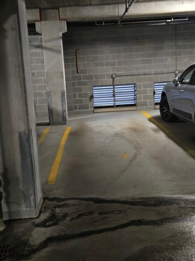 Foto del edificio - 811 W 15th Pl