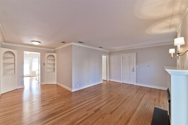 Building Photo - 4525 Emerson Ave