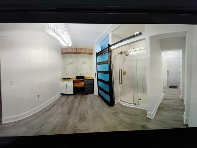 Building Photo - 505 Temple St