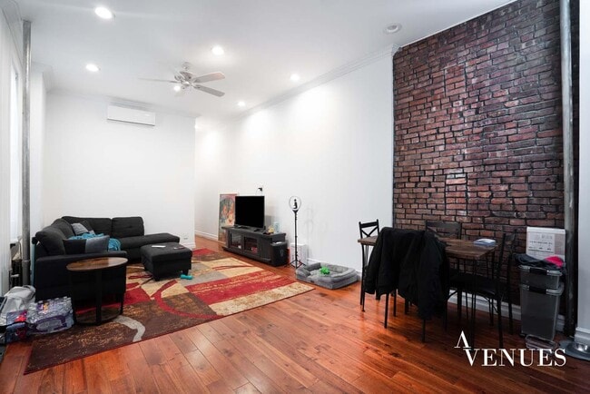 Building Photo - 268 W 136th St