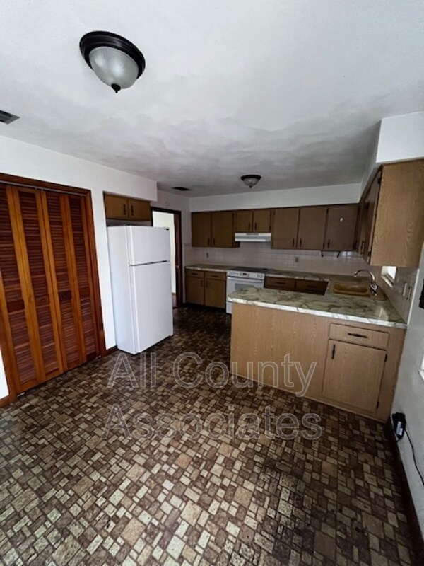 Foto del edificio - 5352 James St
