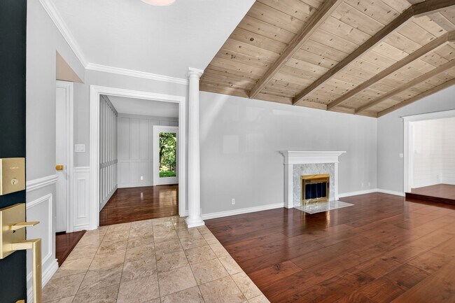 Building Photo - Luxury 4BR Lafayette Estate: Meticulous Finishes, Private Au Pair Suite & Top Schools!