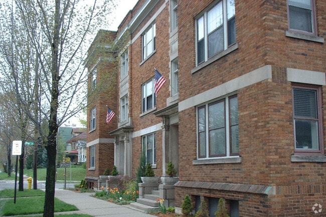Madison Ave. SE side of building - 357 Madison Ave. SE #F2