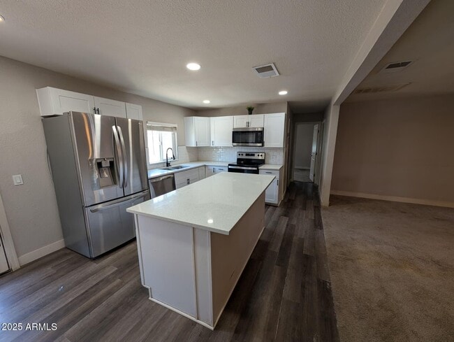 Foto del edificio - 7635 N 76th Ln
