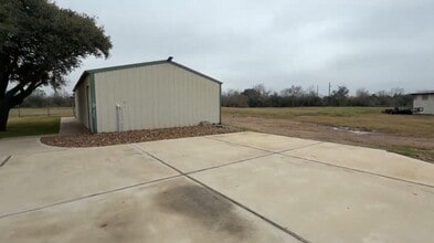 Building Photo - 6910 S Mallard Dr