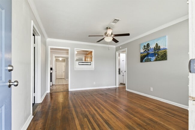 Building Photo - 1203 Valerie Ave