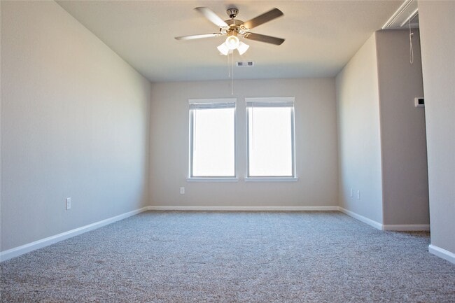 Foto del edificio - 5615 Cedar Cres Ct