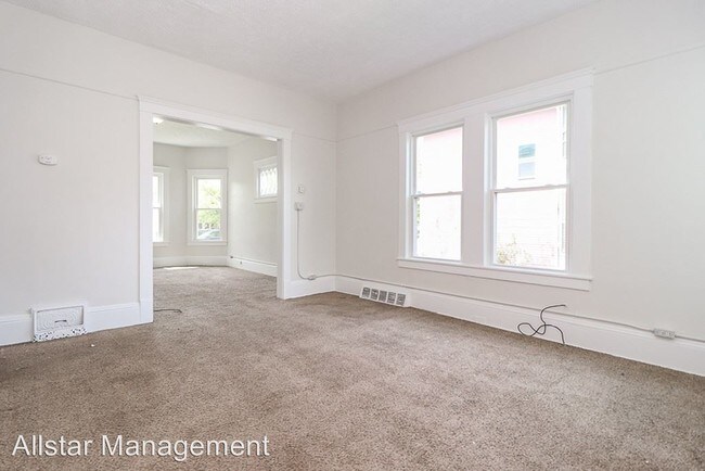 Foto del edificio - 2810 Woodbridge Ave