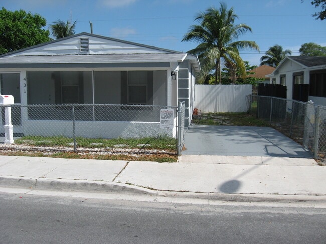 Building Photo - 431 NW 12th Ave
