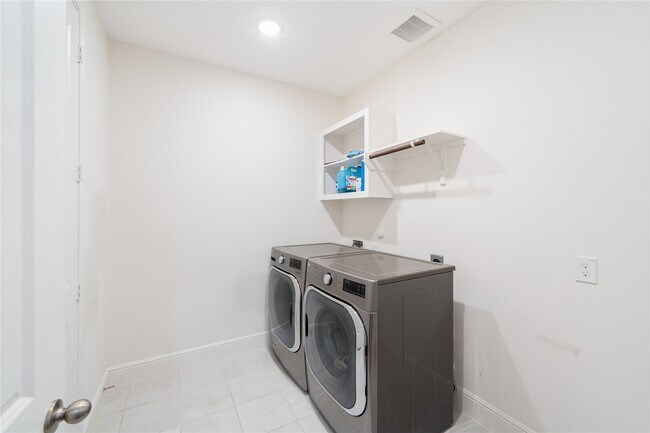 Building Photo - 14827 Vista Chase Trl