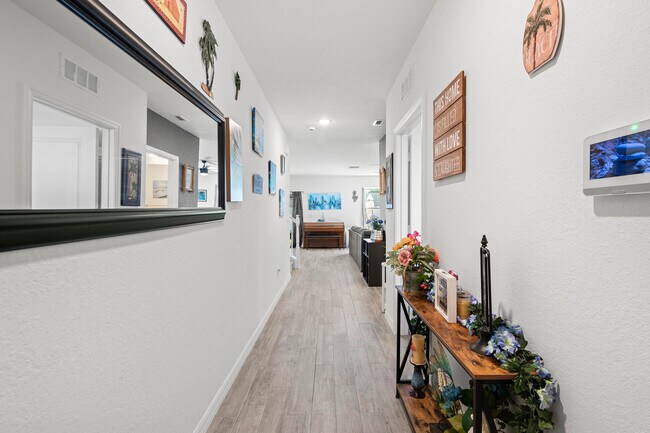 Foto del edificio - 5069 Armina Pl