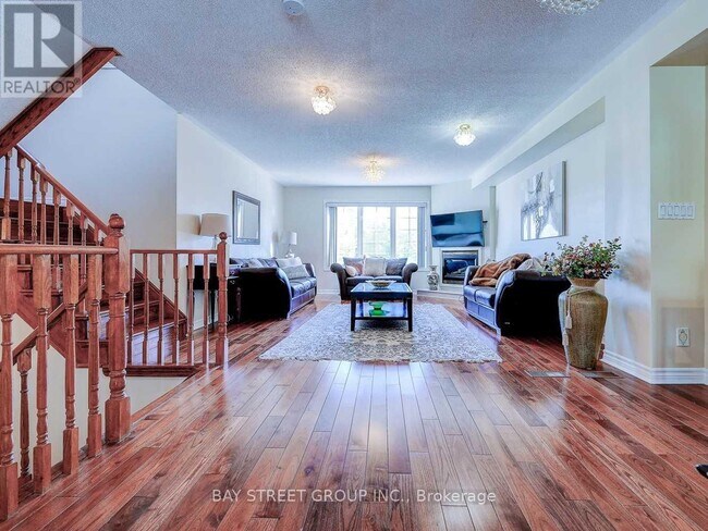 Photo du bâtiment - 152 Leitchcroft Crescent