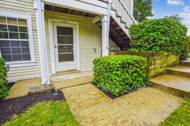 Building Photo - 10901 Postern Ct