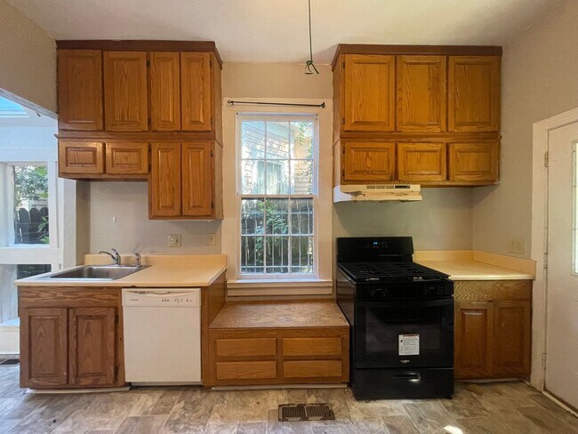 Foto del edificio - 984 Magnolia St