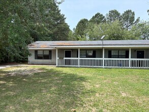Building Photo - 11 Crosswinds Dr