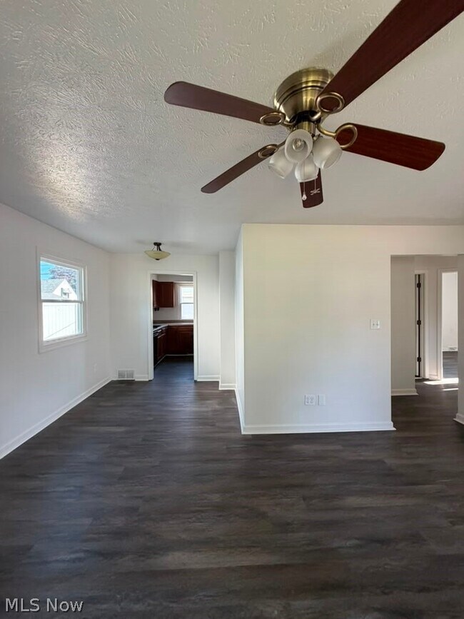 Foto del edificio - 26381 Drakefield Ave