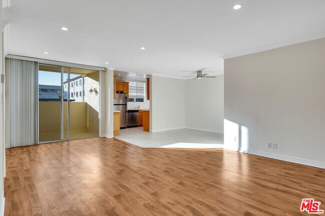 Foto del edificio - 432 N Palm Dr