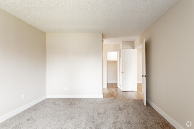 1BR, 1BA - 750 SF - Surf House Apartments