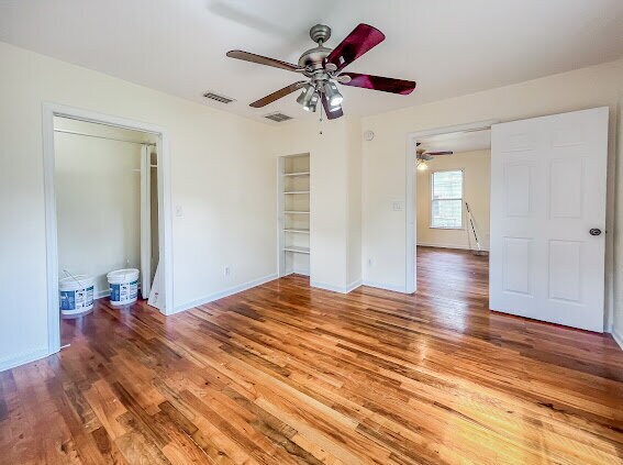Building Photo - "Charming MIDTOWN 2-Bedroom Home with Glea...