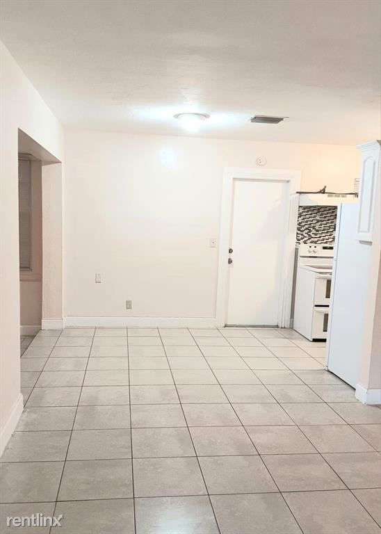 Foto del edificio - 3 br, 1 bath House - 131 NE 15th Ave