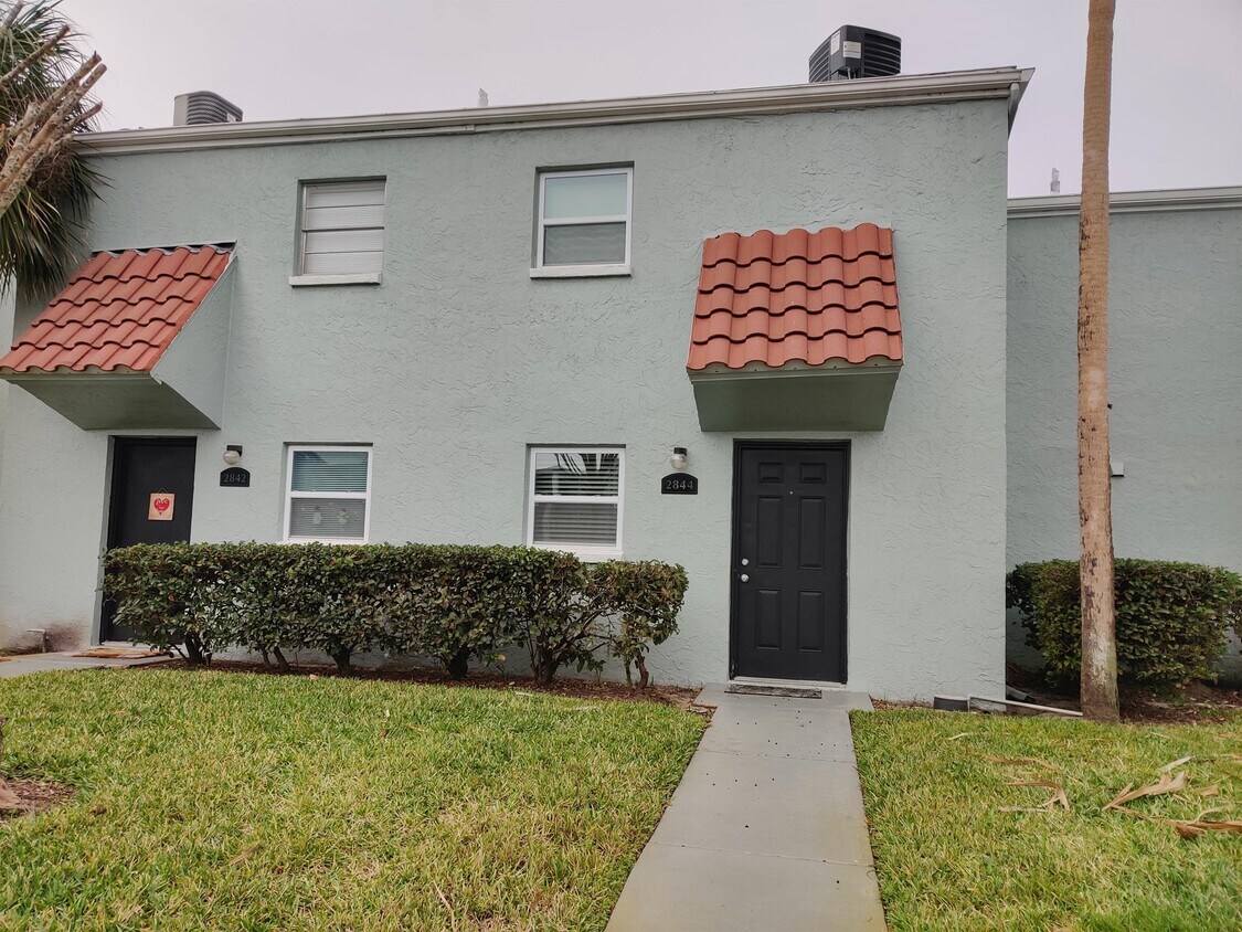Primary Photo - 2844 Somerset Park Dr