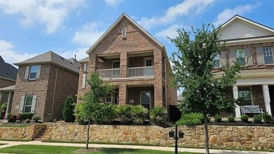 Building Photo - 1042 Stephen St