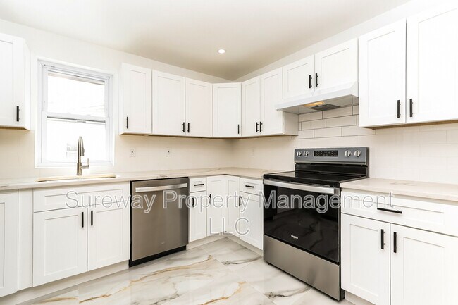 Foto del edificio - 300 Monroe Ave