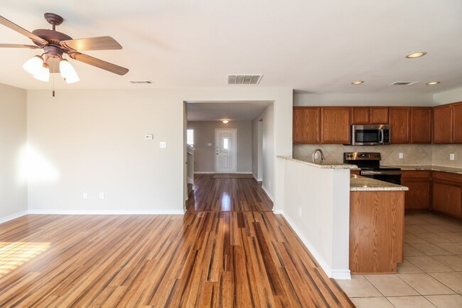 Foto del edificio - 2115 Matagorda Ln