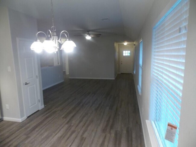 Building Photo - 13207 Ambrosa Dr