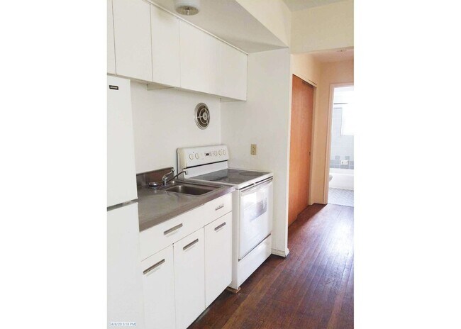 Foto del edificio - 922-926 Ludlow Avenue