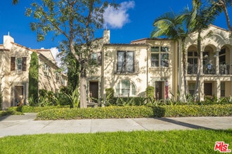 Building Photo - 73 City Stroll