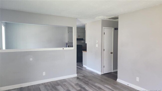 Foto del edificio - 111 Eulon Loop