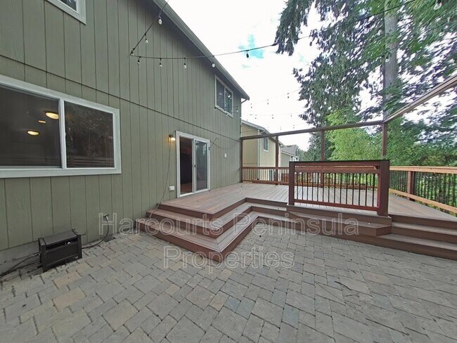 Foto del edificio - 6716 Takota Pl NE