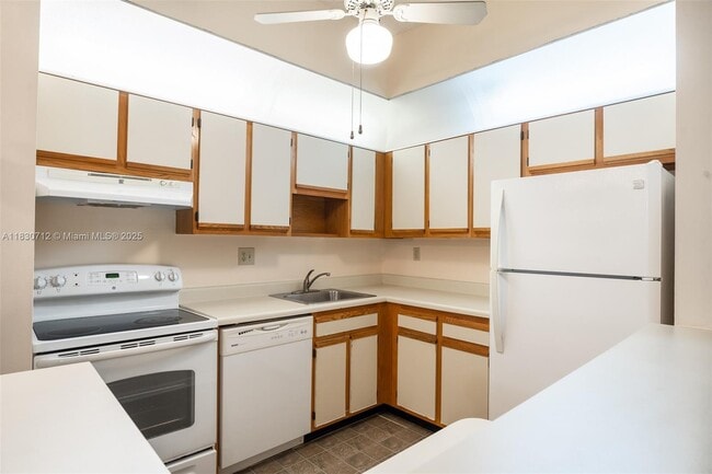 Building Photo - 10869 W Clairmont Cir