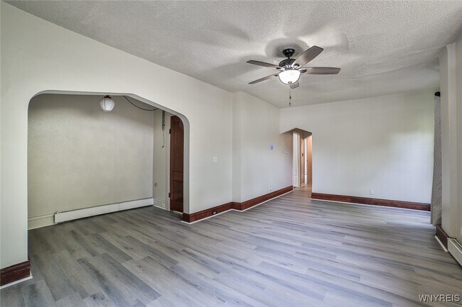 Foto del edificio - 1811 Weston Ave