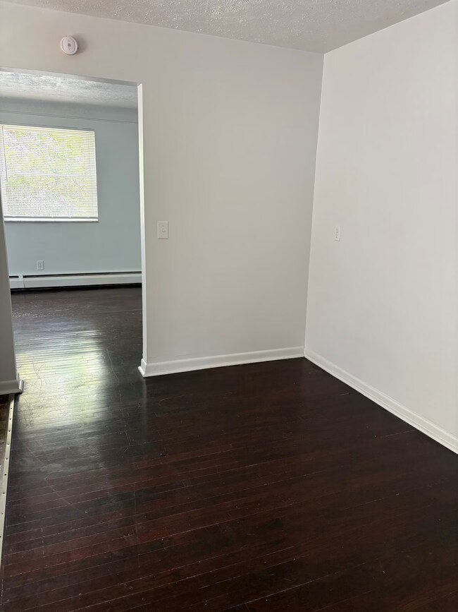 Foto del edificio - 2605 Chesterfield Ct