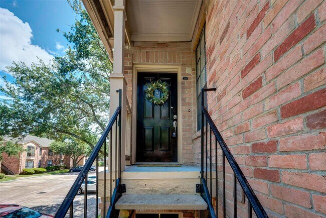 Foto del edificio - 2255 Braeswood Park Dr