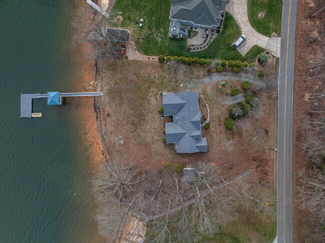 Building Photo - Rare Waterfront Rental Opportunity on Lake Norman!